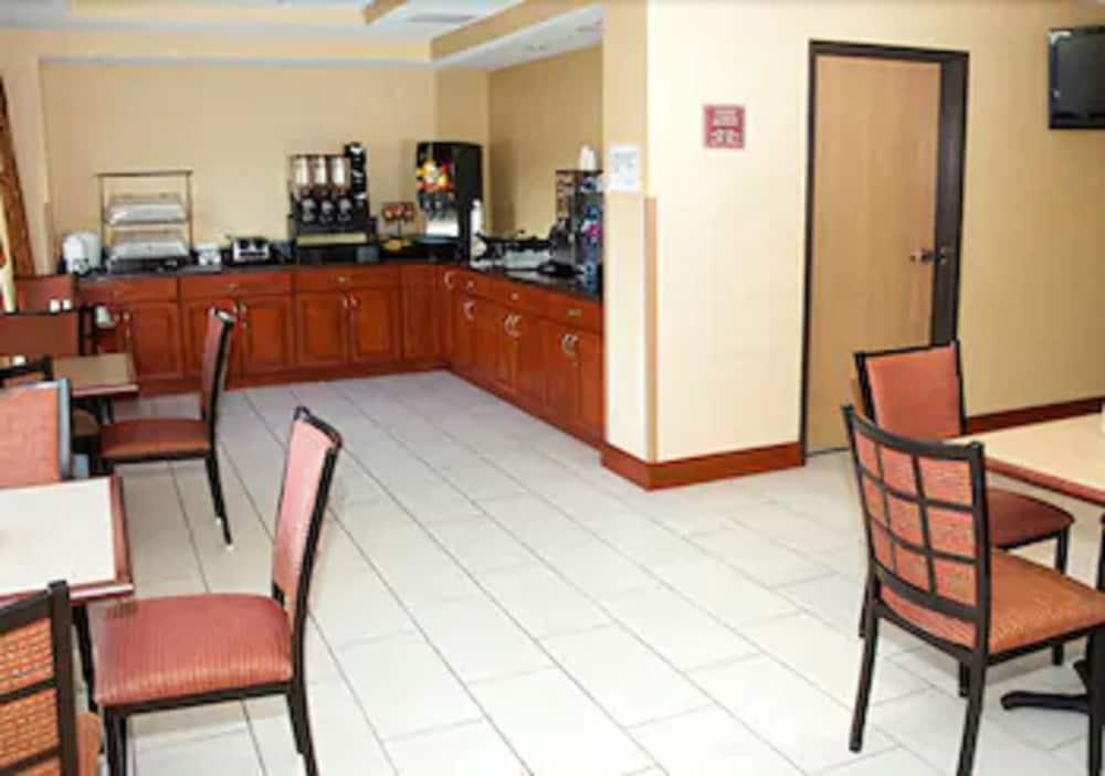 Quality Inn Near Interstate I94 Ню Бъфало Екстериор снимка